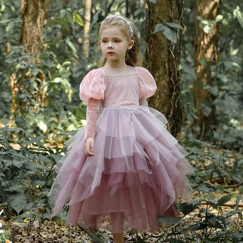 Robe de princesse rose en tulle à manches longues et courtes