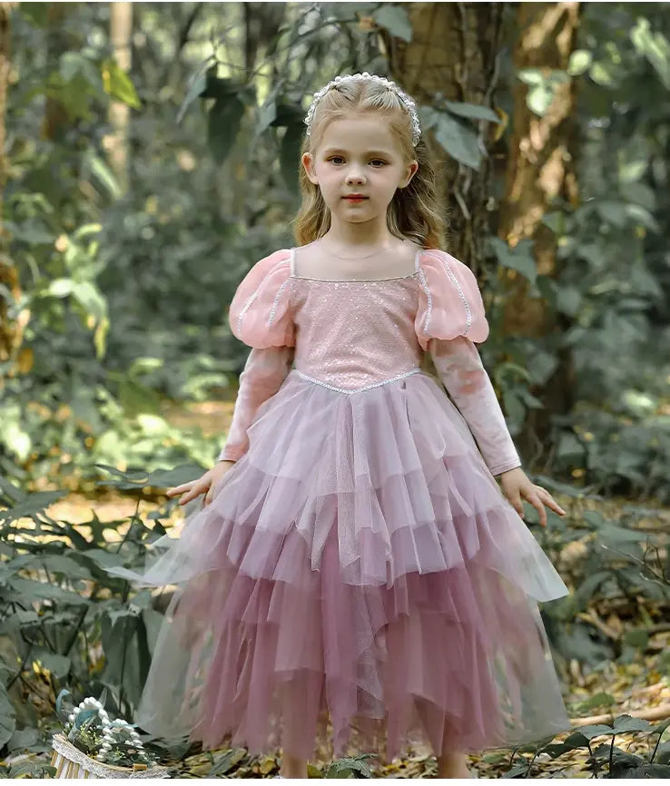 Robe de princesse rose en tulle à manches longues et courtes