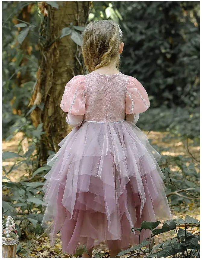 Robe de princesse rose en tulle à manches longues et courtes