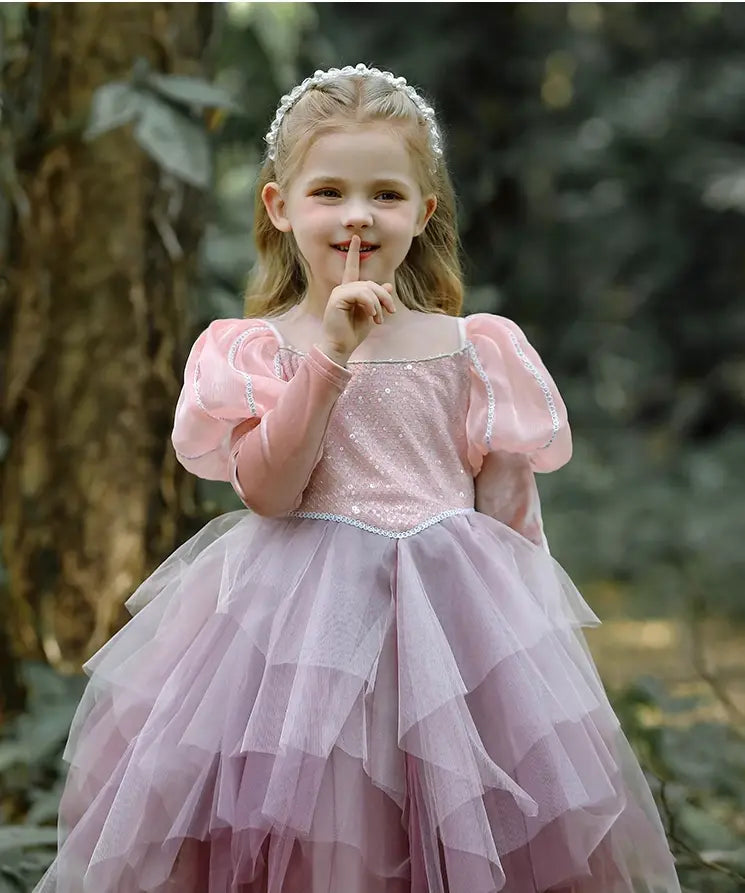 Robe de princesse rose en tulle à manches longues et courtes
