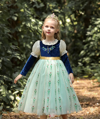Kids dress up Princess Anna