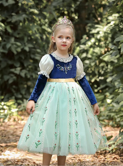 kid in green long sleeves princess dress